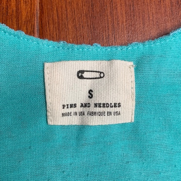 ~ Pins & Needles Cropped Ruffled Tank ~ - Picture 4 of 4